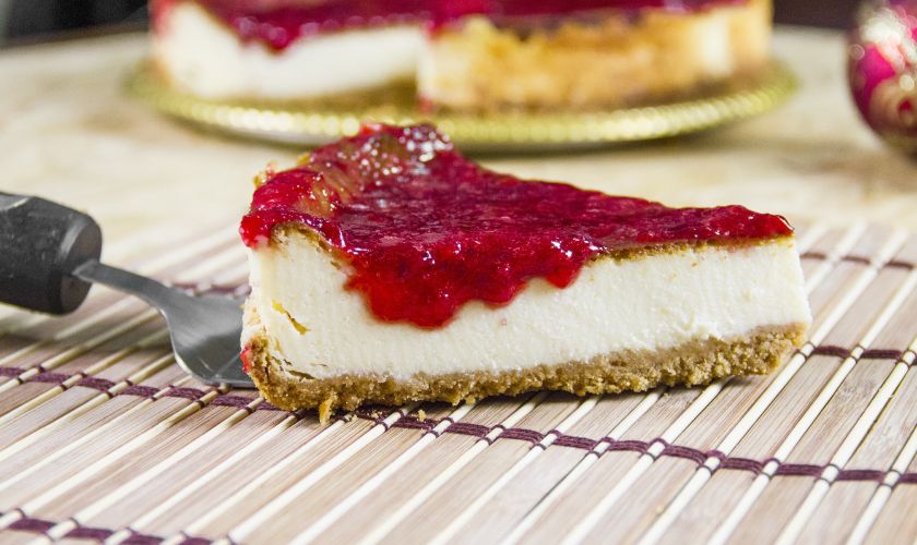 Kos malinovega cheesecakea