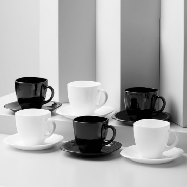 Komplet skodelic za kavo s podstavkom, 6 kosov - črno bele