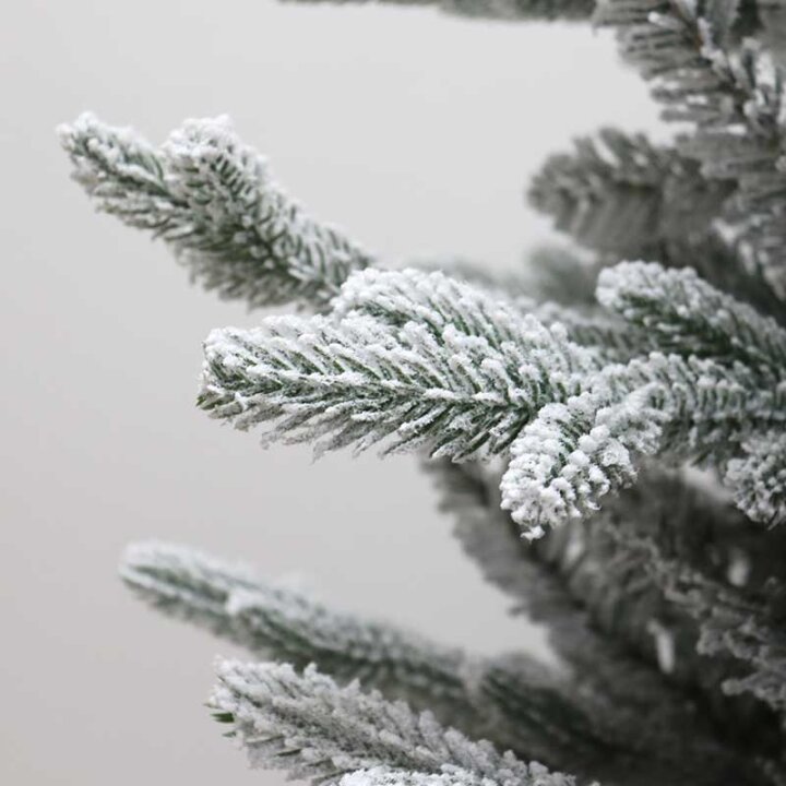 UMETNO BOŽIČNO DREVO ARCTICA S SNEGOM IN KOVINSKIM STOJALOM 240 cm