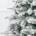 UMETNO BOŽIČNO DREVO AURORA S SNEGOM, STORŽI IN KOVINSKIM STOJALOM 240 cm