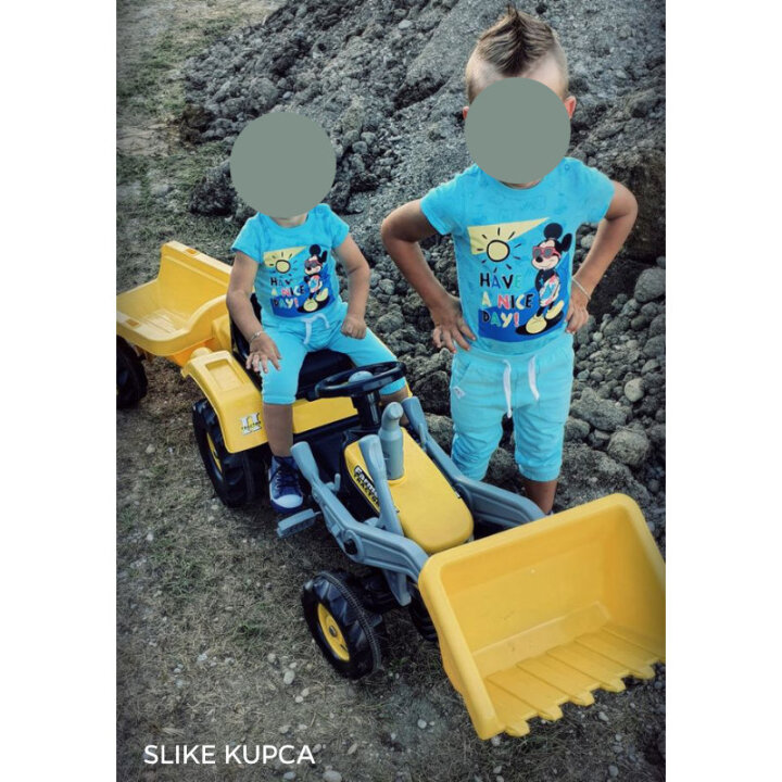 TRAKTOR NA PEDALA Z NAKLADAČEM